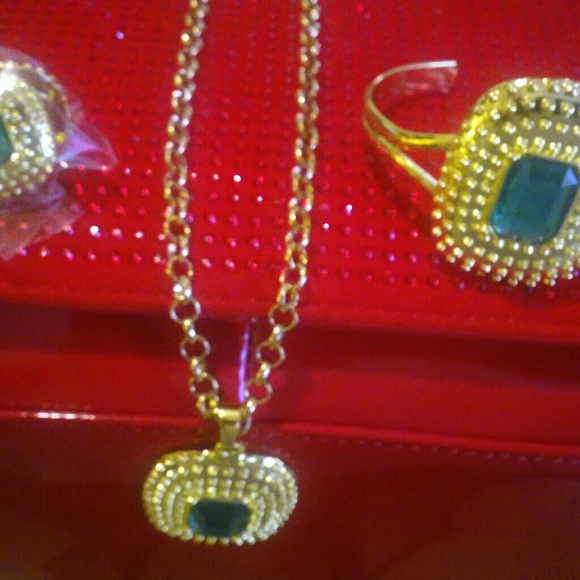 Jewelry - Picture 2 of 3